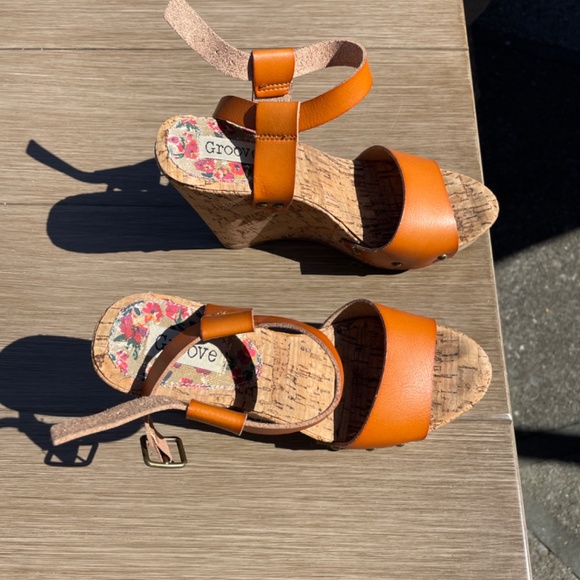 Wedge heels - Picture 2 of 3